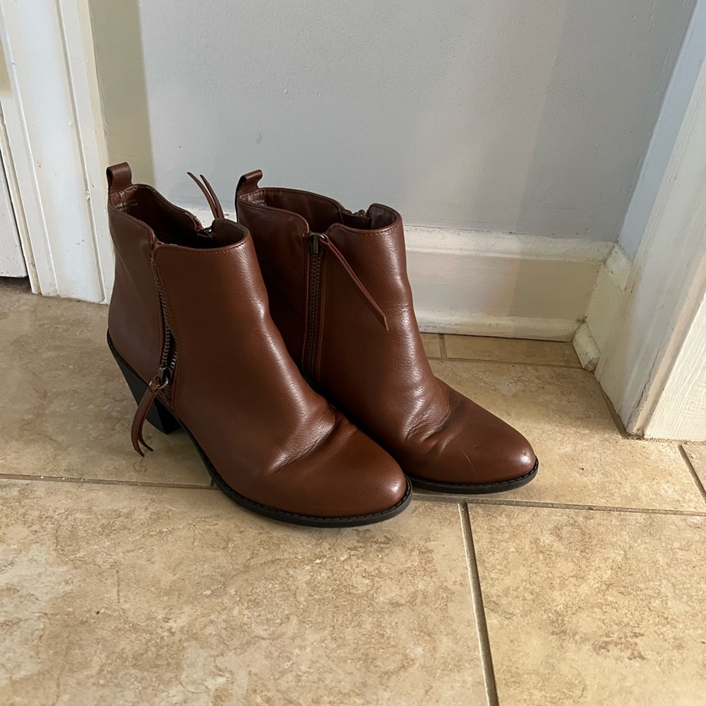 Forever 21 Size 7 Faux Leather Ankle Boots - Cognac Brown
